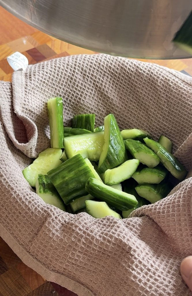 removing liquids from cucumber for Chinese cucumber salad